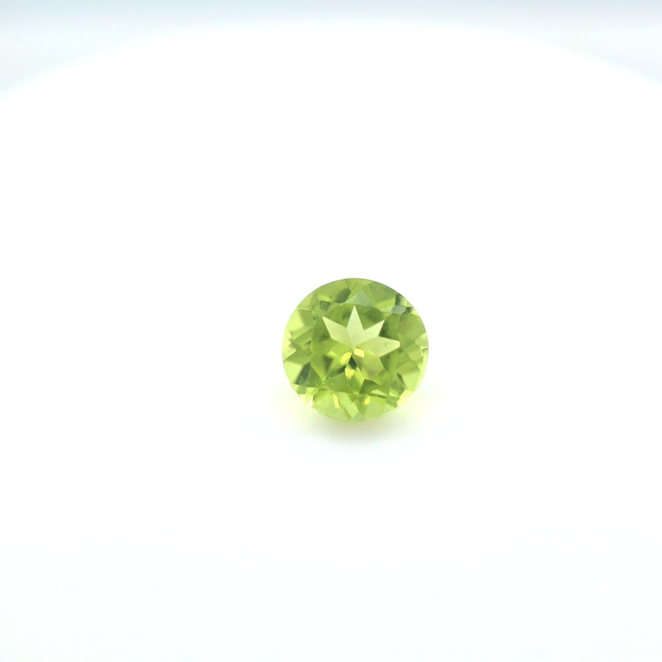 Peridot Round Cut 5.5mm