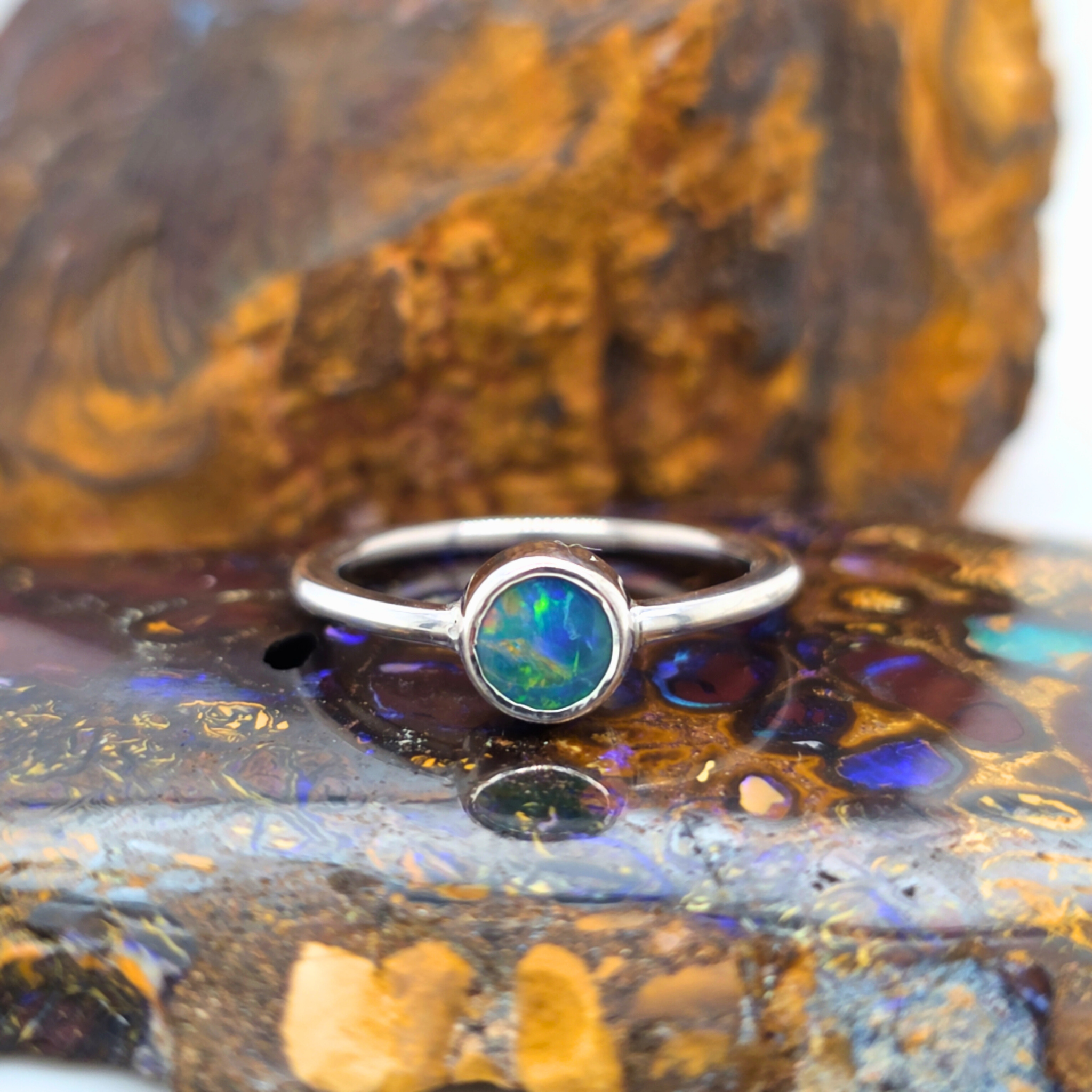 Round Coober Pedy Opal Ring – Palladium Silver, Size R