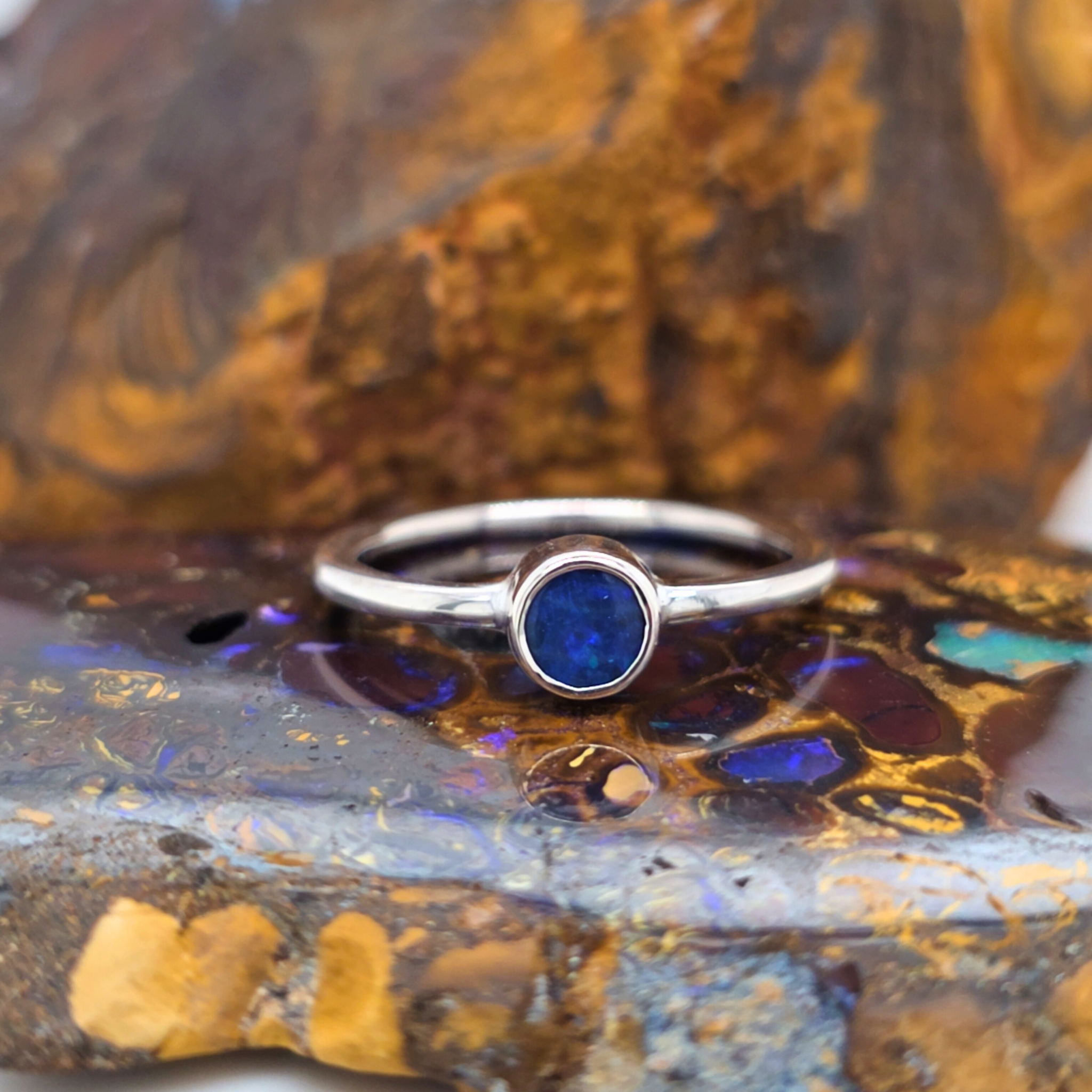 Round Coober Pedy Opal Ring – Palladium Silver, Size S