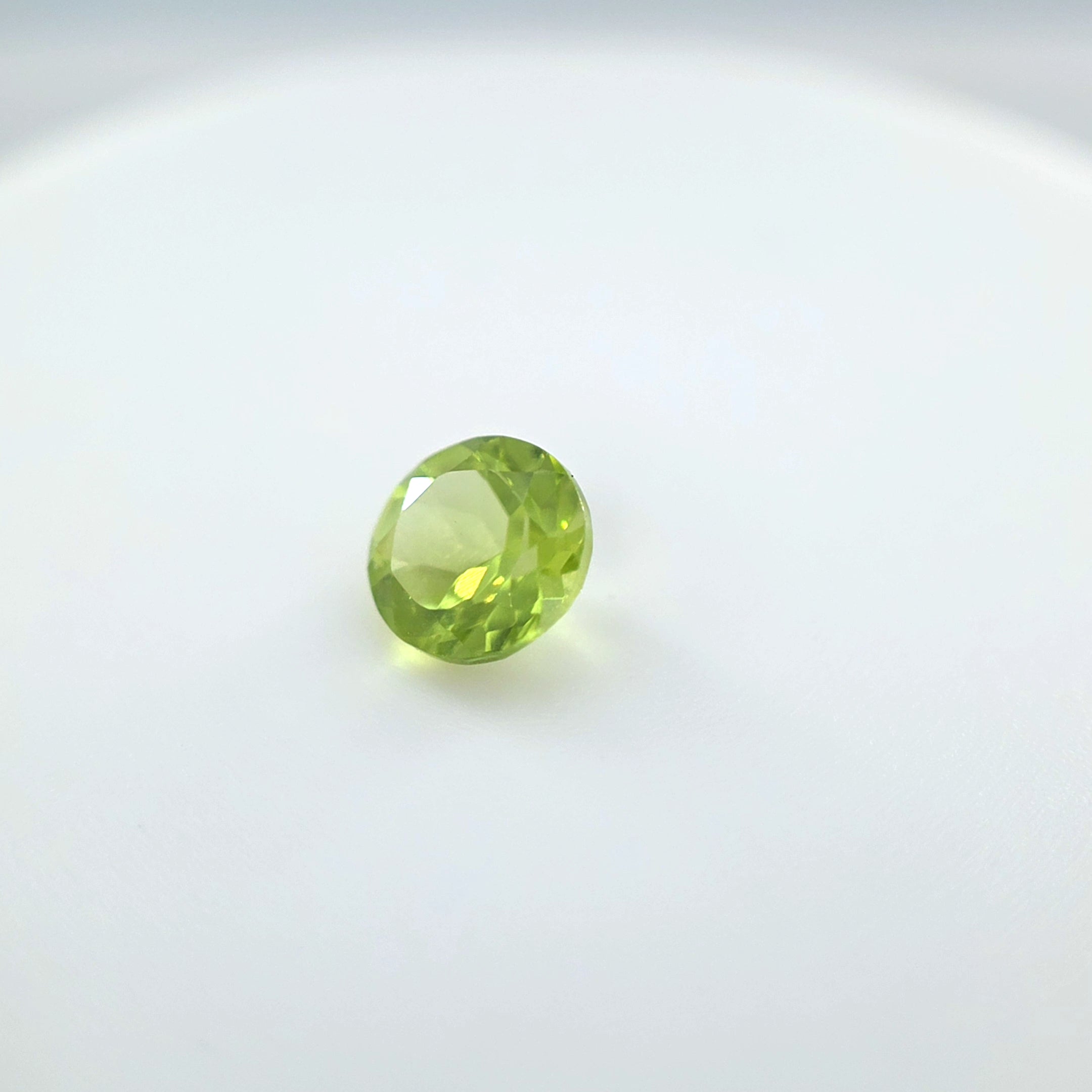Peridot Round Cut 5.5mm