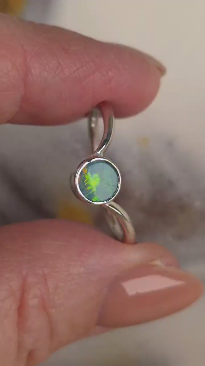 Round Coober Pedy Opal Ring – Palladium Silver, Size S½